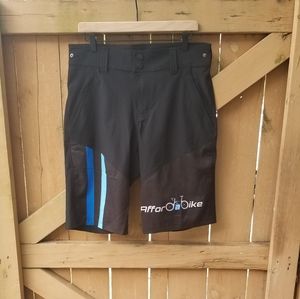 PRIMAL MENS BIKING SHORTS SIZE MEDIUM